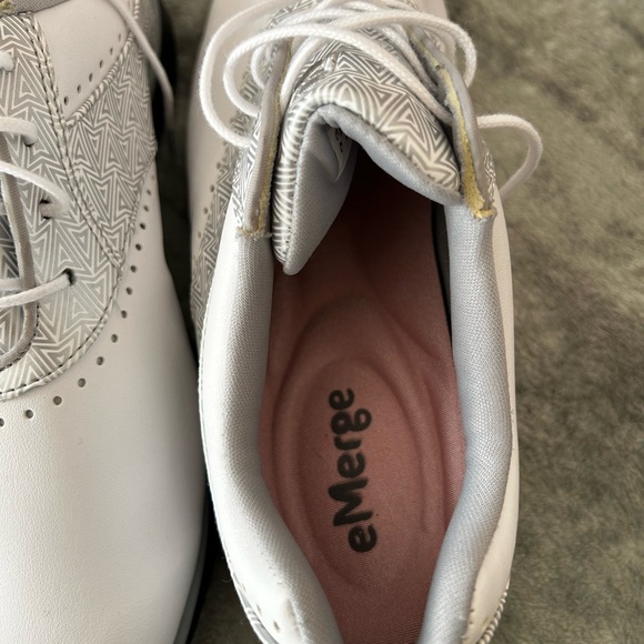 Women’s Golf Shoes - Picture 6 of 6